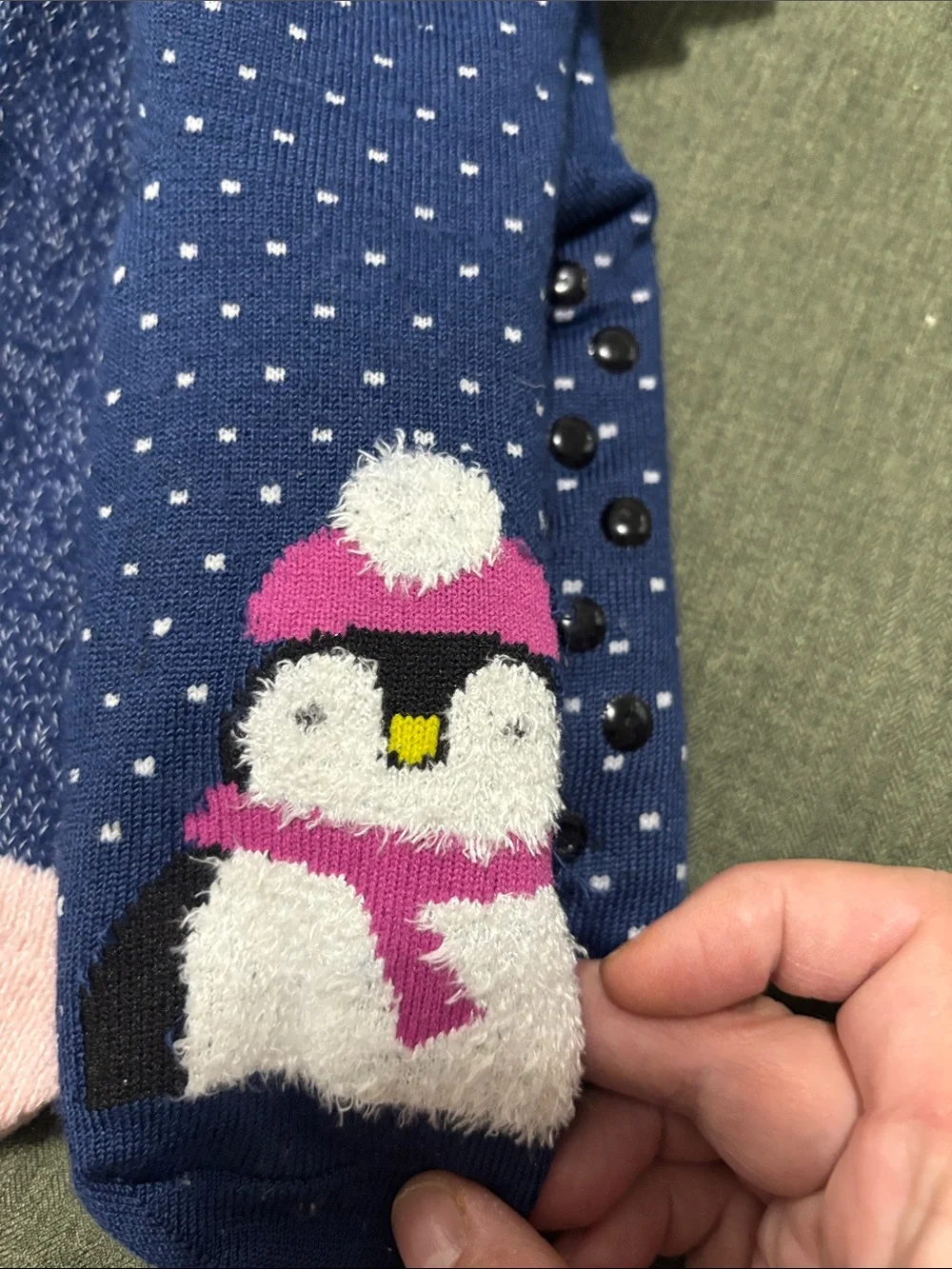 2 pairs soft Cuddl Duds Navy lounge Socks Pink-Accented Penguin/navy w pink trim